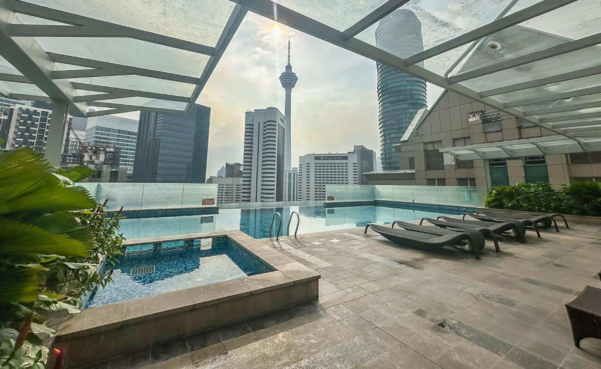 Klcc Suites By Nhb Куала-Лумпур Экстерьер фото